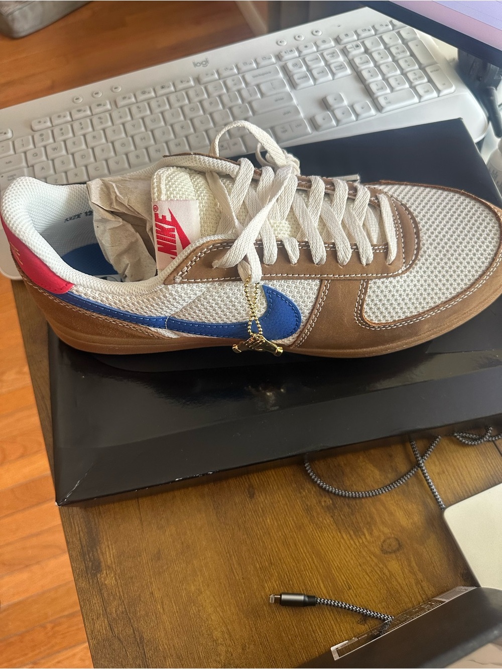 Nike Men’s Brown, Blue & White Retro Trainer